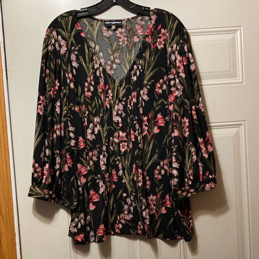Karl Lagerfeld Black and Pink Floral Blouse 2X